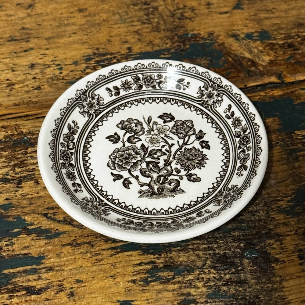 Vintage-Inspired Brown and White Floral Trinket Dish